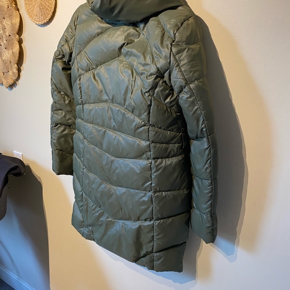 Walter baker New York small green puffer jacket. - Picture 6 of 7